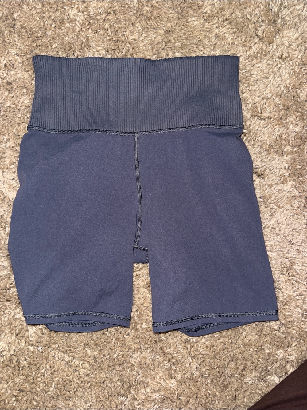 Vuori High-Waisted Bike Shorts Steel Blue Small ribbed waist - Picture 3 of 3
